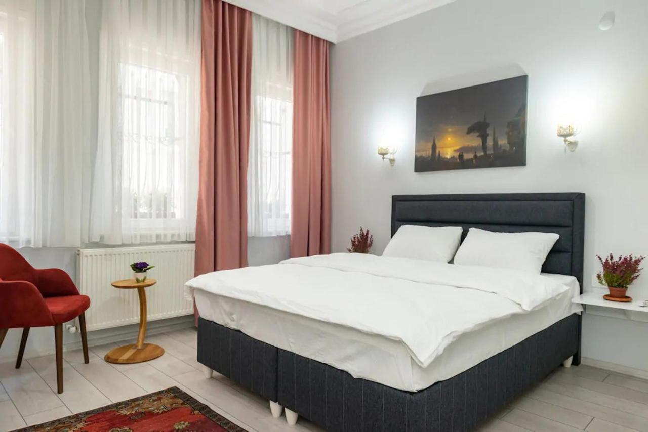 Downtown Two-Bedrom Apartment Tbilisi Buitenkant foto