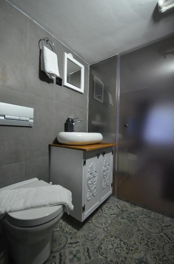 Downtown Two-Bedrom Apartment Tbilisi Buitenkant foto