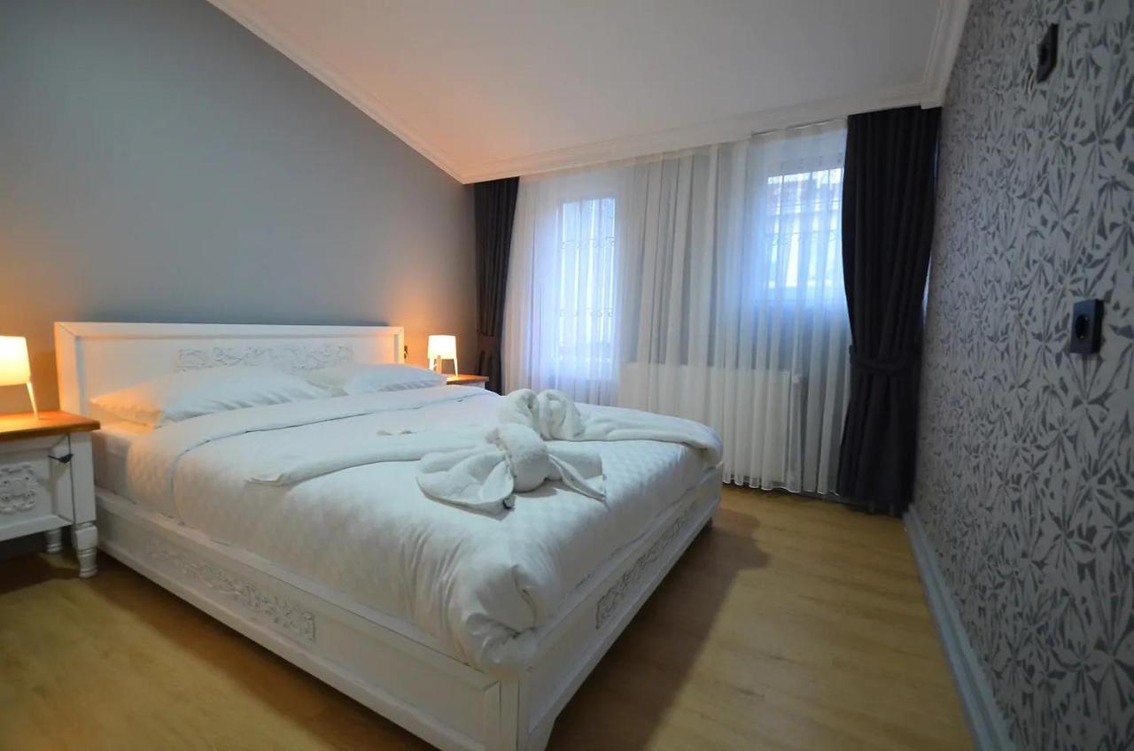 Downtown Two-Bedrom Apartment Tbilisi Buitenkant foto