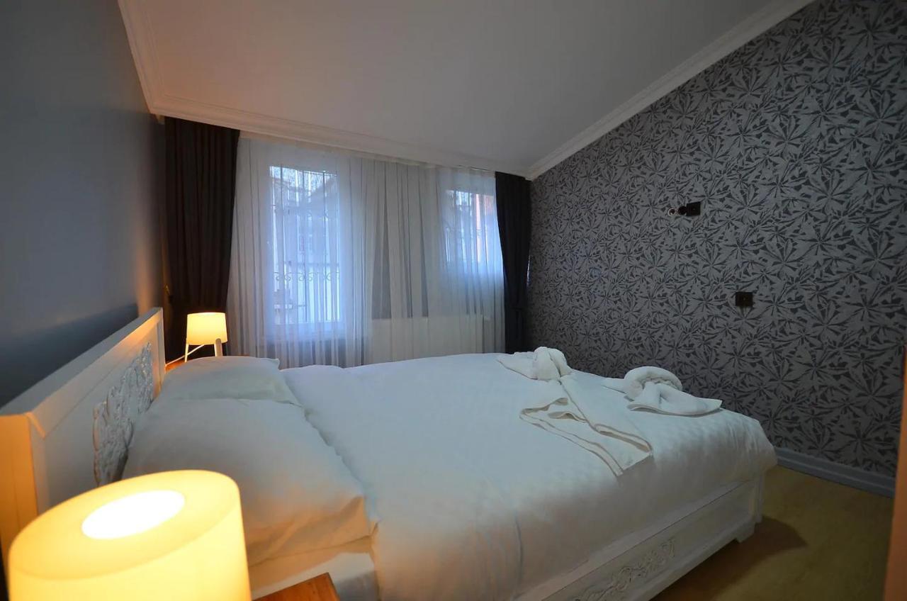 Downtown Two-Bedrom Apartment Tbilisi Buitenkant foto